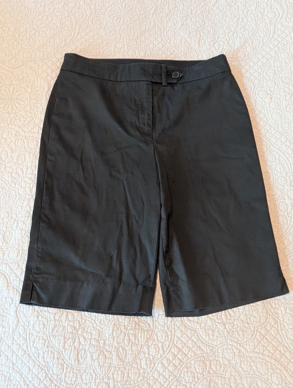 Jones New York Signature Stretch Black Women's Walking Knee Length Shorts Size 8